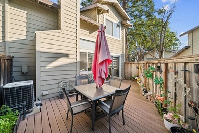 Gorgeous 3 Bedroom, 2.5 Bath Townhouse in South San Jose. Quiet - photo 13