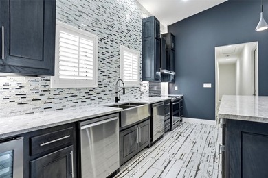 Stunning Modern Home on 2 Acres with Full Guest Quarters & - photo 14