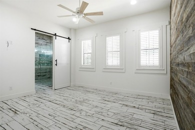 Stunning Modern Home on 2 Acres with Full Guest Quarters & - photo 15