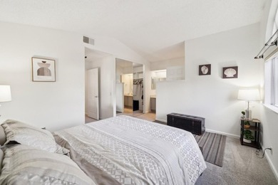 Gorgeous 3 Bedroom, 2.5 Bath Townhouse in South San Jose. Quiet - photo 16