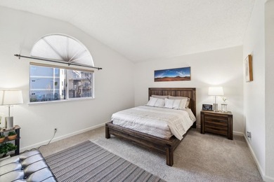 Gorgeous 3 Bedroom, 2.5 Bath Townhouse in South San Jose. Quiet - photo 17