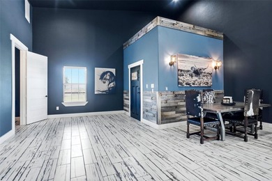 Stunning Modern Home on 2 Acres with Full Guest Quarters & - photo 27