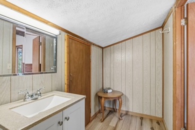 Welcome to a LAKEFRONT home in the desirable Hideaway Hills! - photo 28