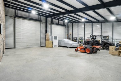 Stunning Modern Home on 2 Acres with Full Guest Quarters & - photo 36