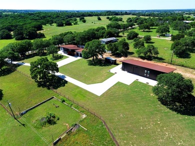 Stunning Modern Home on 2 Acres with Full Guest Quarters & - photo 38