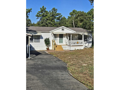 (private lake, pond, creek) Home For Sale in Lindale Texas