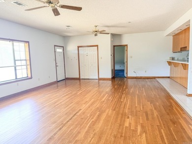 MOTIVATED SELLER!!!! Looking for space, flexibility, and a - photo 14