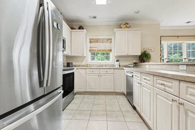 Beautiful three bedroom, two bath, UPDATED END UNIT in the - photo 7
