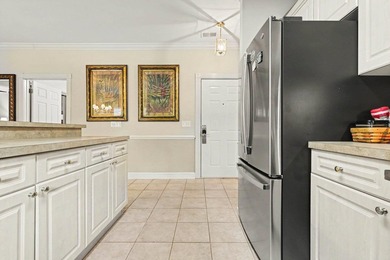 Beautiful three bedroom, two bath, UPDATED END UNIT in the - photo 8