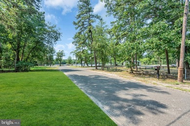 Beautifully renovated 3-bedroom, 2-full-bath home located in the - photo 9