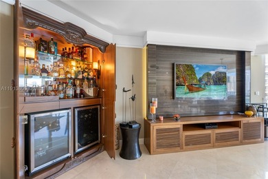 THIS BEAUTIFUL CONDO OFFERS MODERN FINISHES, ABUNDANT NATURAL - photo 7