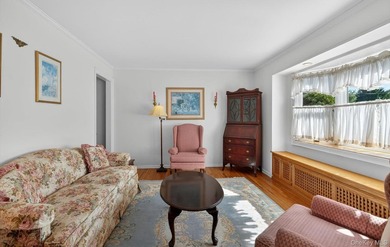 Welcome to this beautifully maintained 4-bedroom, 2-full-bath - photo 3