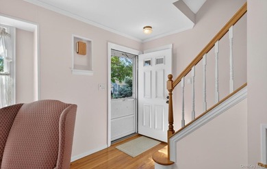 Welcome to this beautifully maintained 4-bedroom, 2-full-bath - photo 4