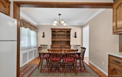 Welcome to this beautifully maintained 4-bedroom, 2-full-bath - photo 9