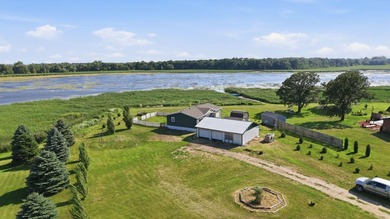 Enjoy lake living at an affordable price with this newer - photo 2