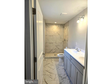 NEW CONSTRUCTION. Home is able to be permitted for an air B&B - photo 3