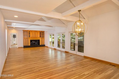 Unusual opportunity to purchase a family compound situated on a - photo 4