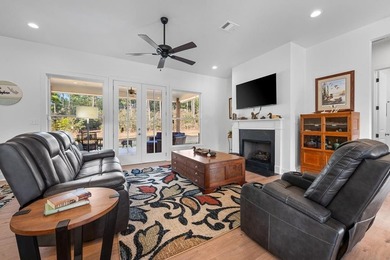 This beautiful home offers the perfect blend of comfort and - photo 7