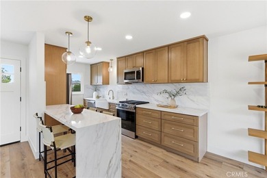 ADU POTENTIAL! Large, open backyard with incredible - photo 8