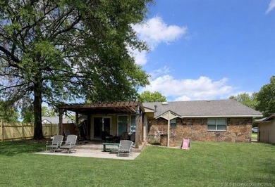 YOUR LAKE EUFAULA GETAWAY STARTS HERE - ROOM TO PLAY, RELAX & - photo 8