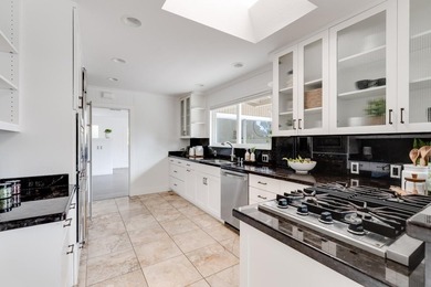 Fairway views, gorgeous light, and easy Aptos living await! Set - photo 12