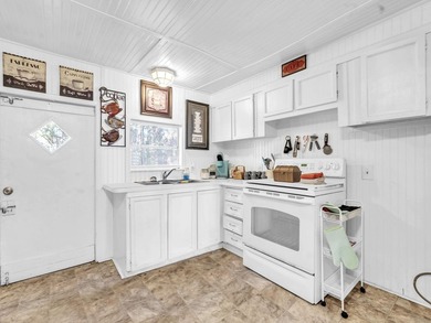 Affordable Navarre opportunity featuring updates, spacious - photo 13
