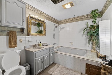 Spacious 5 bedroom, 3 full + 2 half bath home with 4,036 sq ft - photo 7