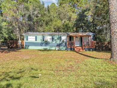 Affordable Navarre opportunity featuring updates, spacious - photo 28