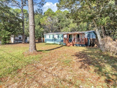 Affordable Navarre opportunity featuring updates, spacious - photo 29