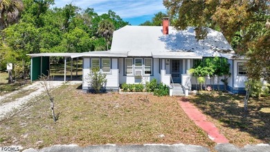 Charming single family home located near downtown Ft Myers! - photo 1