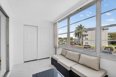 * BLDG is FHA APPROVED. Beautifully renovated 2nd-floor corner - photo 17