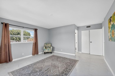 * BLDG is FHA APPROVED. Beautifully renovated 2nd-floor corner - photo 21