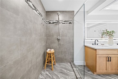 Beautiful single-story home that is ready for new families. LOW - photo 22