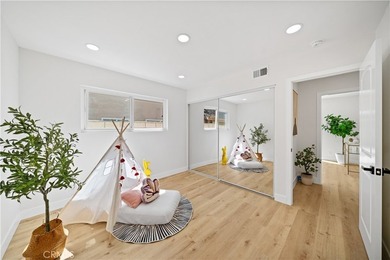 Beautiful single-story home that is ready for new families. LOW - photo 24