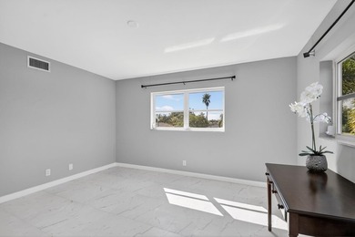 * BLDG is FHA APPROVED. Beautifully renovated 2nd-floor corner - photo 27