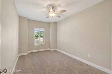 MOTIVATED SELLER, you'll get the perks without the price! This - photo 31