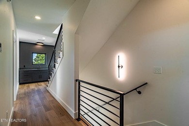 Welcome to 2600 Vucrest Ave, a newly constructed, luxury modern - photo 32