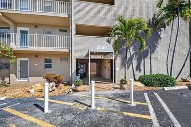 * BLDG is FHA APPROVED. Beautifully renovated 2nd-floor corner - photo 35
