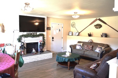 Lake Taneycomo Home For Sale in Branson Missouri