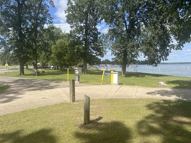 Building is located across the street from Gun Lake launch site - photo 4