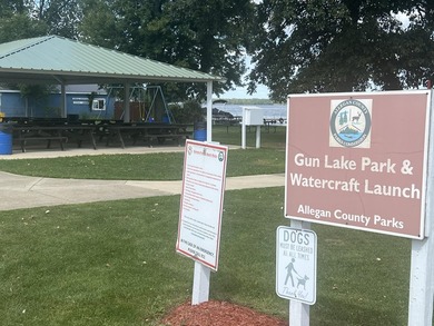Building is located across the street from Gun Lake launch site - photo 5