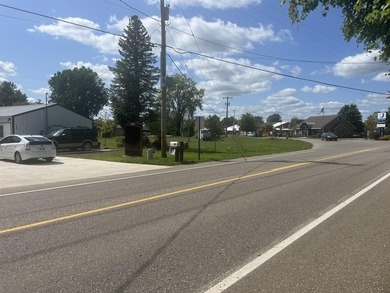 Building is located across the street from Gun Lake launch site - photo 7