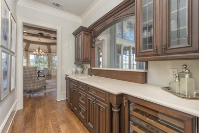 Exquisite Beck Architects designed custom lakefront home in the - photo 12