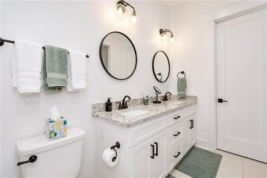 Welcome to easy lake and golf course living in the heart of - photo 22