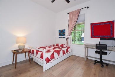 Welcome to easy lake and golf course living in the heart of - photo 25