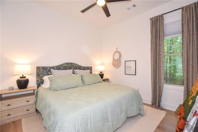 Welcome to easy lake and golf course living in the heart of - photo 30