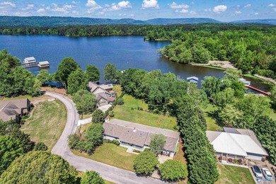 ON DEEP WATER! TWO PRIMARY SUITES! Fully renovated one-level - photo 1