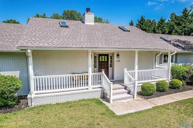 ON DEEP WATER! TWO PRIMARY SUITES! Fully renovated one-level - photo 4