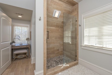 Exquisite Beck Architects designed custom lakefront home in the - photo 36