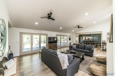 ON DEEP WATER! TWO PRIMARY SUITES! Fully renovated one-level - photo 10